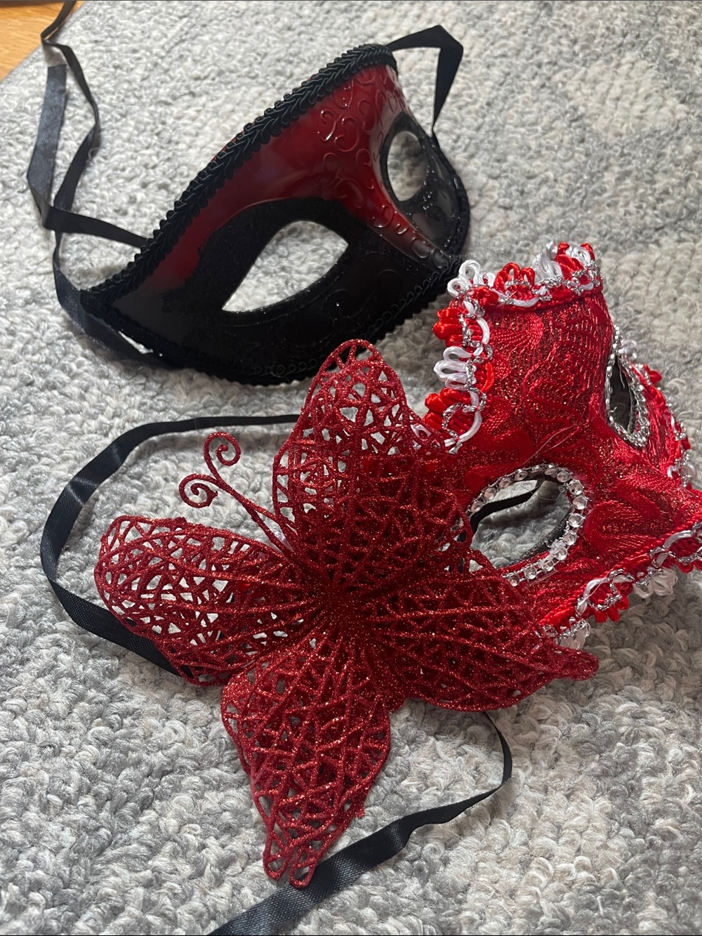 Masquerade Masks Set - Picture 8 of 10